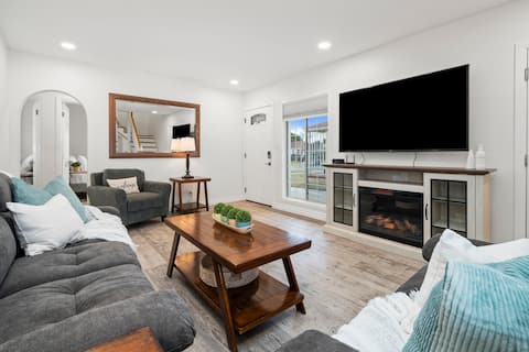 Firehouse #23, 15-20 min to Knotts and Disneyland!