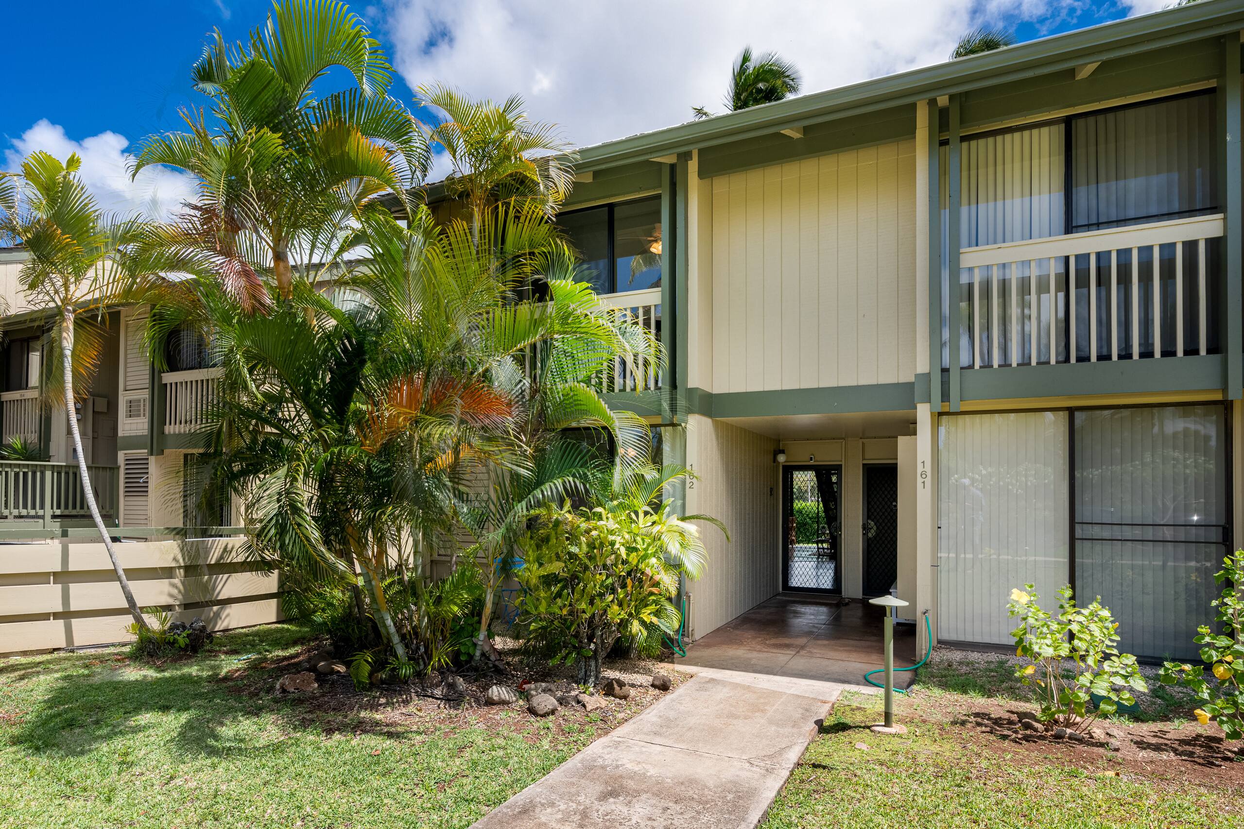 Home in Kahuku · ★4.87 · 2 bedrooms · 4 beds · 2 private baths - Image 22