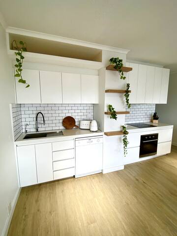 Lovely 2-bedroom apartment in the heart of Lorne gallery image 5