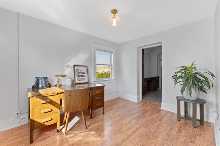 Office with full-sized sofa bed (American Leather Brand, very comfy, no bar) 