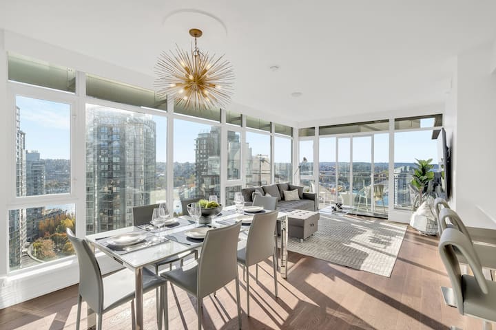 Bright, Spacious 2bdrm, Parking, AC, Downtown Van