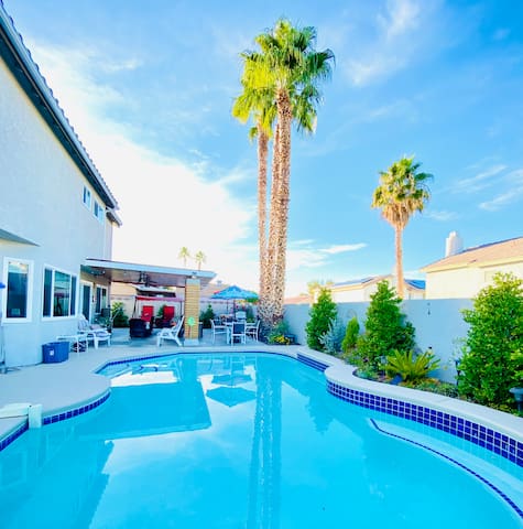 Henderson 4-Bedroom 3-Bath Home with Pool and BBQ