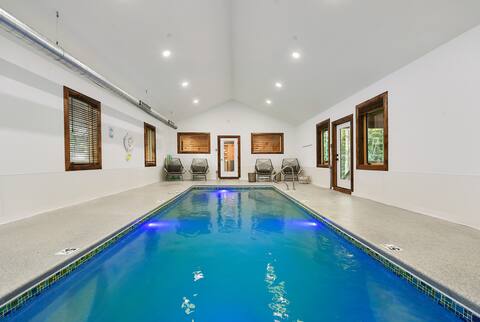 New Build! Pool, Hot Tub, Fire Pit, and EV Charger
