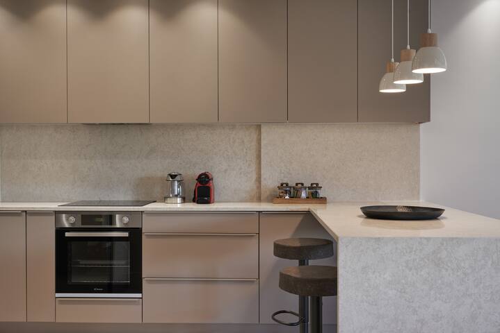 Urban Heights 3BD Apt, next to Hilton gallery image 5