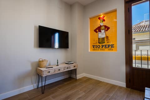 Top performing Airbnb: SR Triana. Nice, comfortable, next to the Triana Bridge in Triana Casco Antiguo