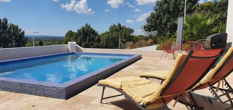 Luxurious villa with pool, jacuzzi, stunning views