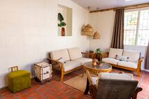 Rustic curated 2-bed/2-bath, 3 mins to beach