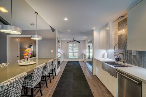 Comfy home with Pool, Hot Tub & More