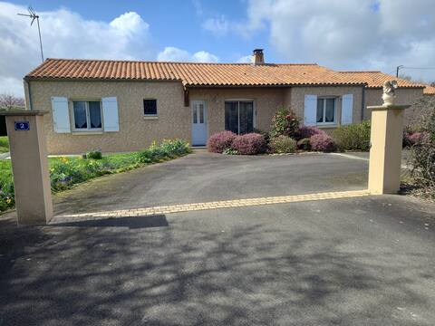 6 guests, 3 bedrooms, terrace