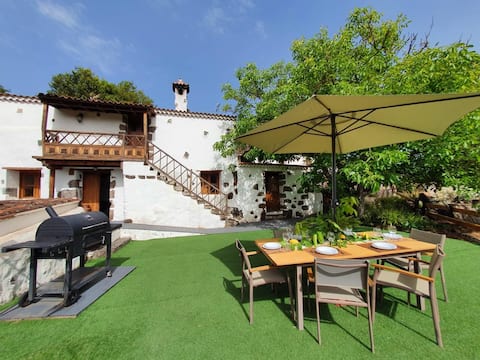 Las Calas A by Rivero Villas