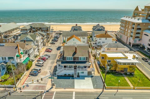 Ocean Side Beach House (712) Sleeps 20 guest