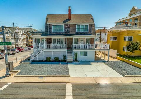 Beach House Sleeps 20 (714) 200ft to beach