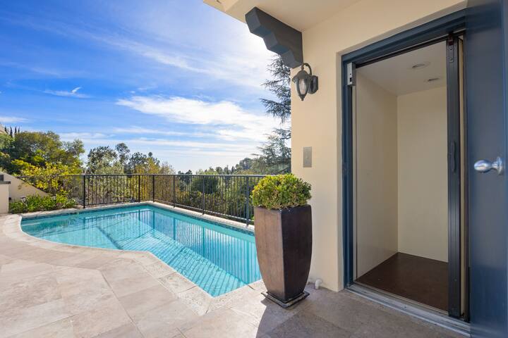 Chateau Beverly Hills by Stay Awhile Villas gallery image 4