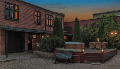 Beautiful central artist residence with lots of charm