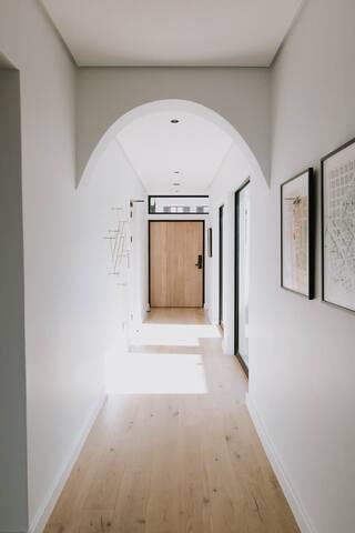 Villa with Views – ideal location to city and sea gallery image 3