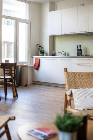 Chic 3BR Apartment near Antwerpen-Centraal Station gallery image 5