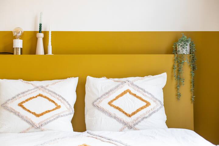 Chic 3BR Apartment near Antwerpen-Centraal Station gallery image 3