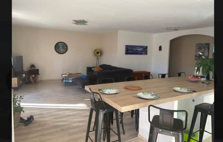 Villa Avec Piscine Au Calme - Alès