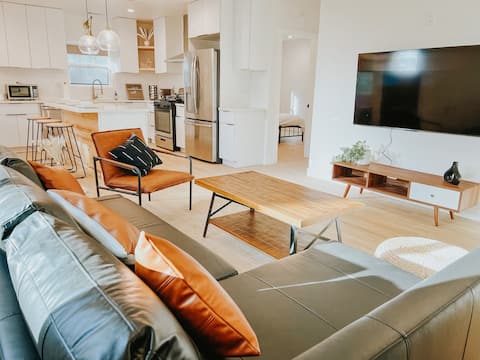Relaxing 3/2 House by Rose Bowl, Hiking w Parking!