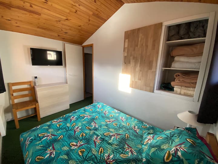 سرير غرفة النوم 140