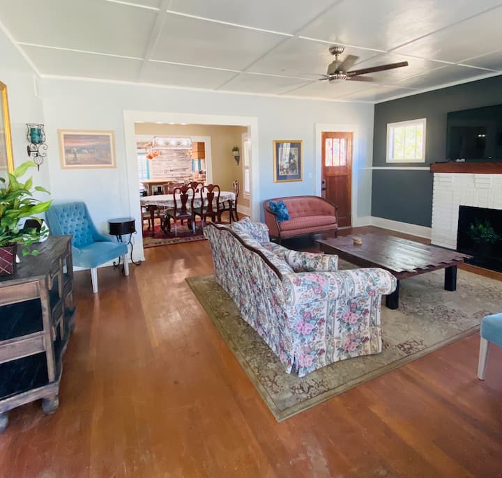 Hackberry House - San Angelo