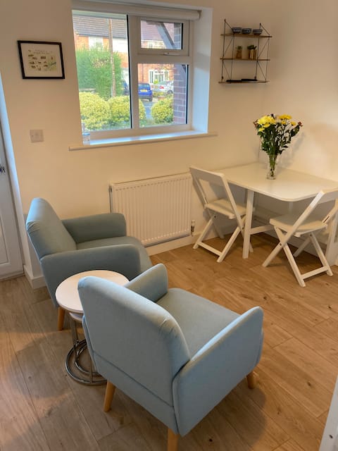 Popular Airbnb listing: Stratford-upon-Avon self contained one bed flat in Stratford Upon Avon