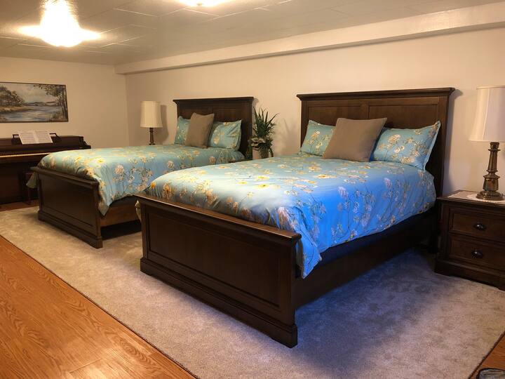 เตียงควีนไซส์ 2 เตียงหมอนอิง Beautyrest Harmony และบ็อกซ์สปริงและเปียโน