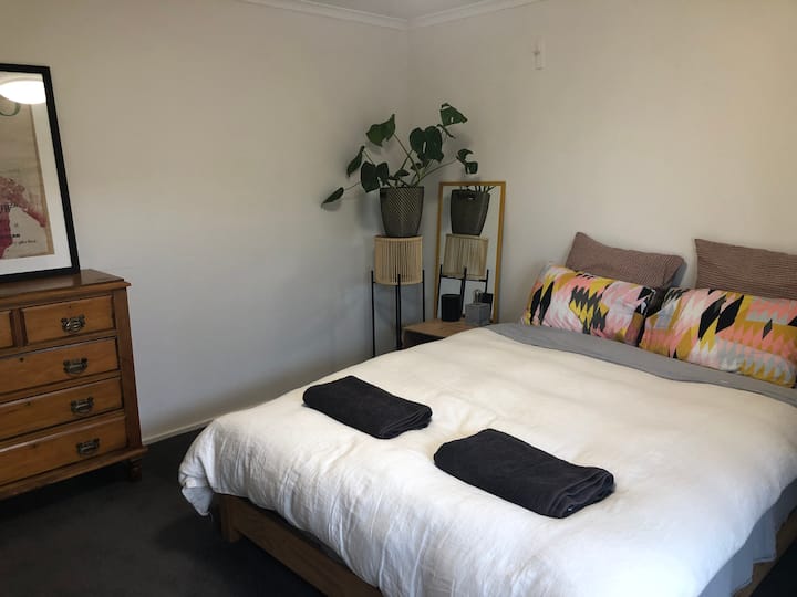 Chumba kikuu cha kulala.