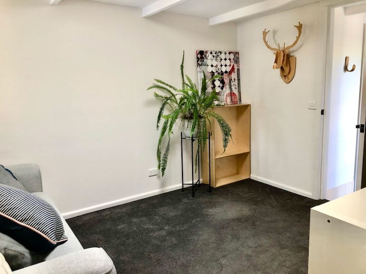 Sebule | Chumba cha tatu