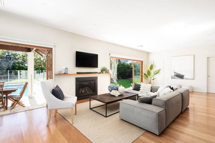 Bayview House – Luxury Resort-Style Family Retreat gallery image 5