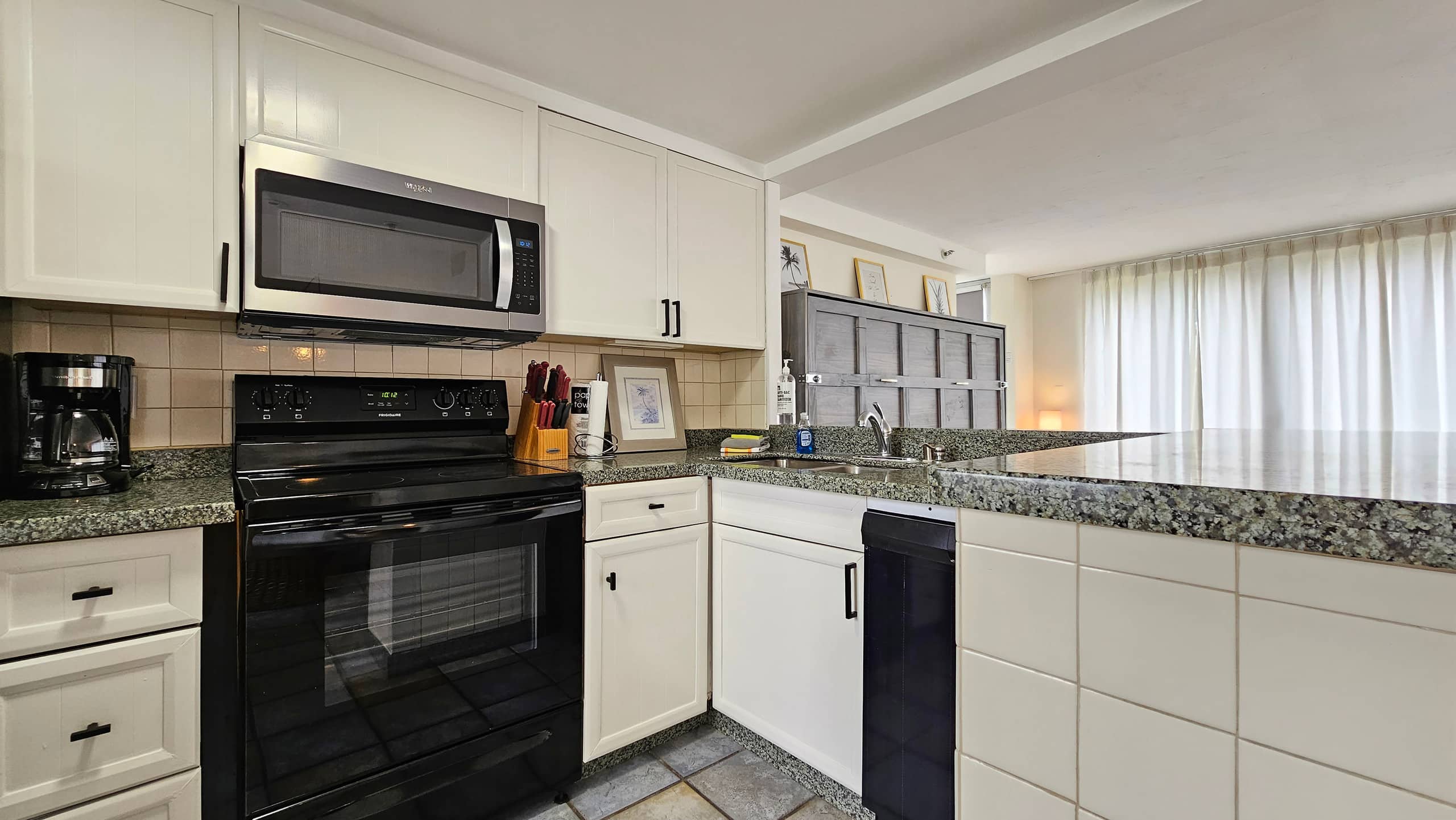 DHBH 601, 2 Bedroom Oceanfront condo - Image 13