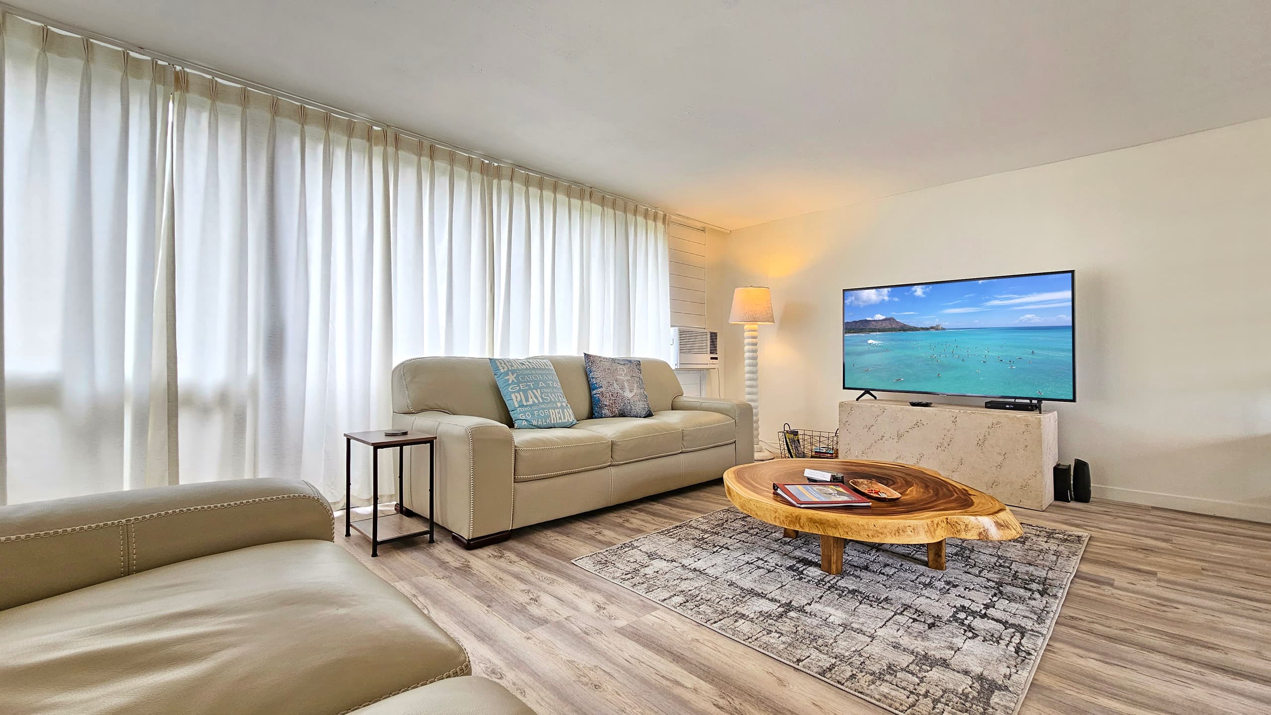 DHBH 601, 2 Bedroom Oceanfront condo - Image 3