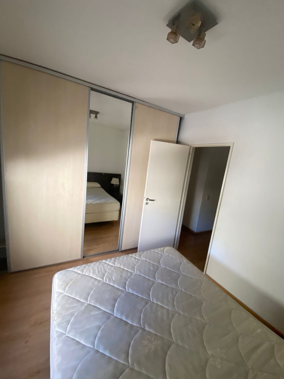 Нова спална соба бр. 2 со капацитет за спиење во Колшон