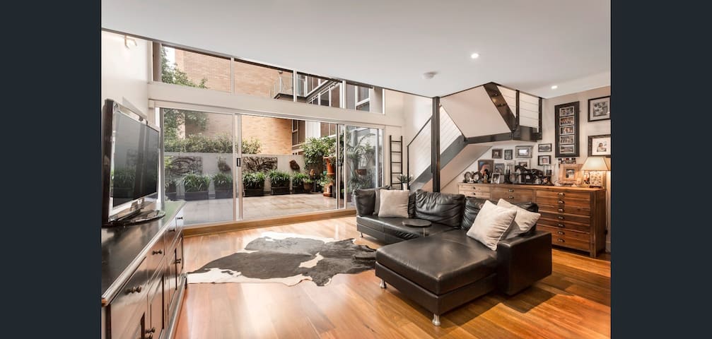 Spacious 4 brm Gem right in the heart of the city