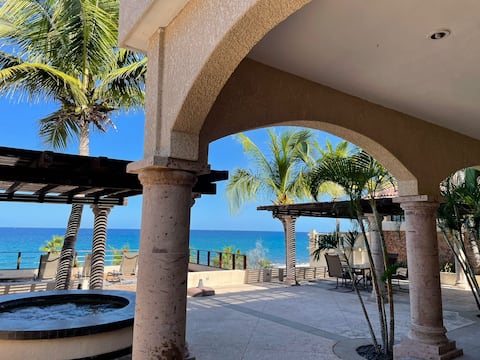 Casa Breluvé Los Cabos, on the shore of the beach.