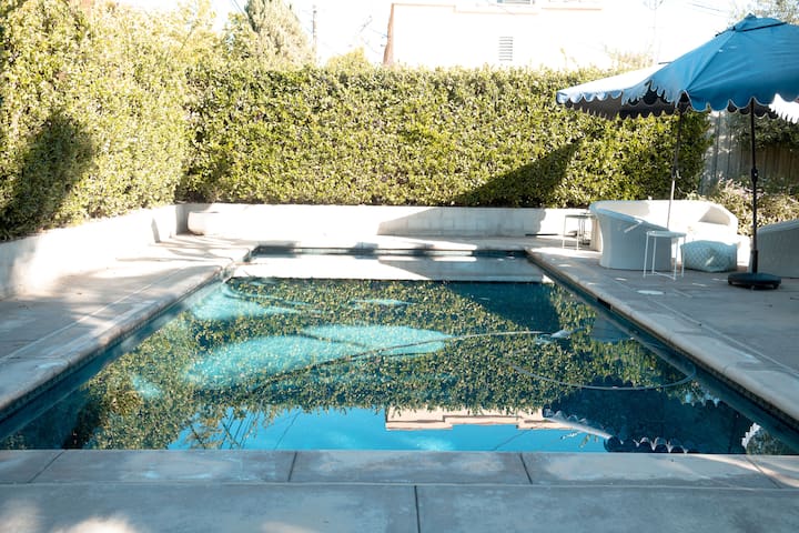 3600 sq foot Luxury Spanish Pool Mansion gallery image 2