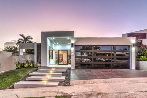 Prestine and Modern home w/ office - 30 min SJU