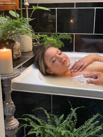 The Dragons Parlour gallery image 3