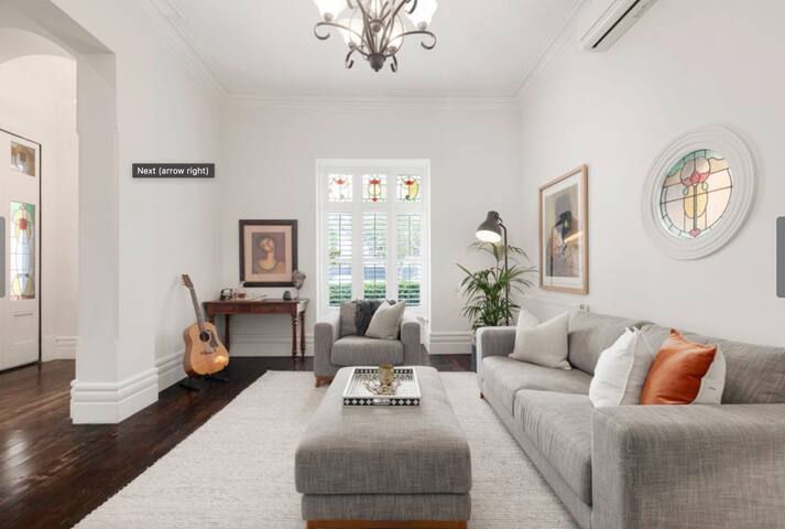 Charming 4 Bedroom Elwood House By The Beach gallery image 2