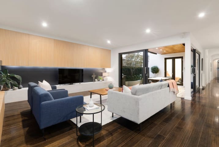 Charming 4 Bedroom Elwood House By The Beach