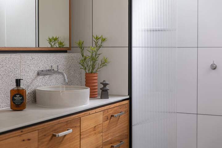 HV.Hotel Penthouse South Melbourne gallery image 4