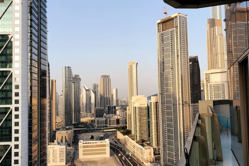 Modern 3 BR with Full Burj Khalifa and Sea View