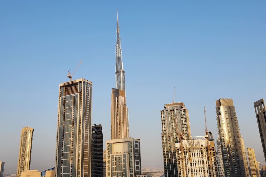 Modern 3 BR with Full Burj Khalifa and Sea View