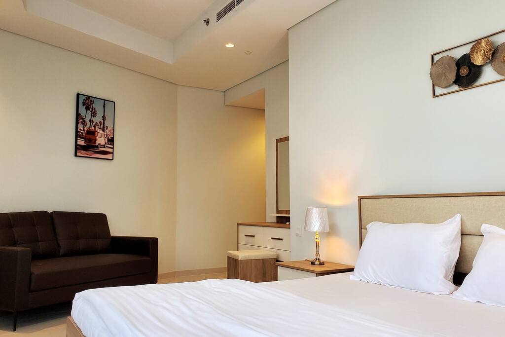 Modern 3 BR with Full Burj Khalifa and Sea View