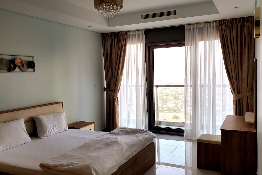 Modern 3 BR with Full Burj Khalifa and Sea View