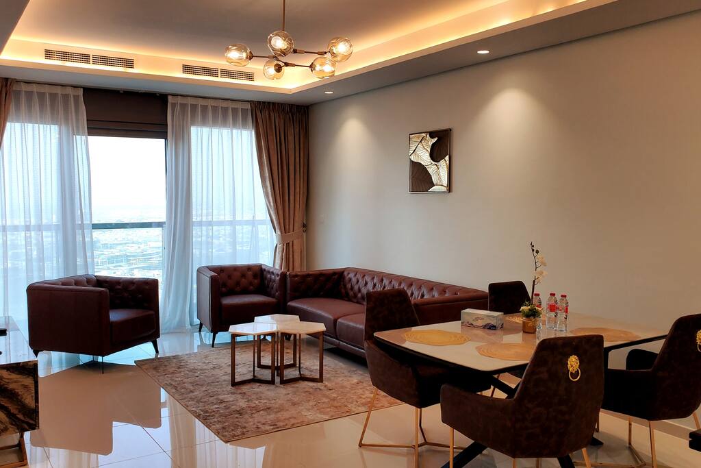 Modern 3 BR with Full Burj Khalifa and Sea View