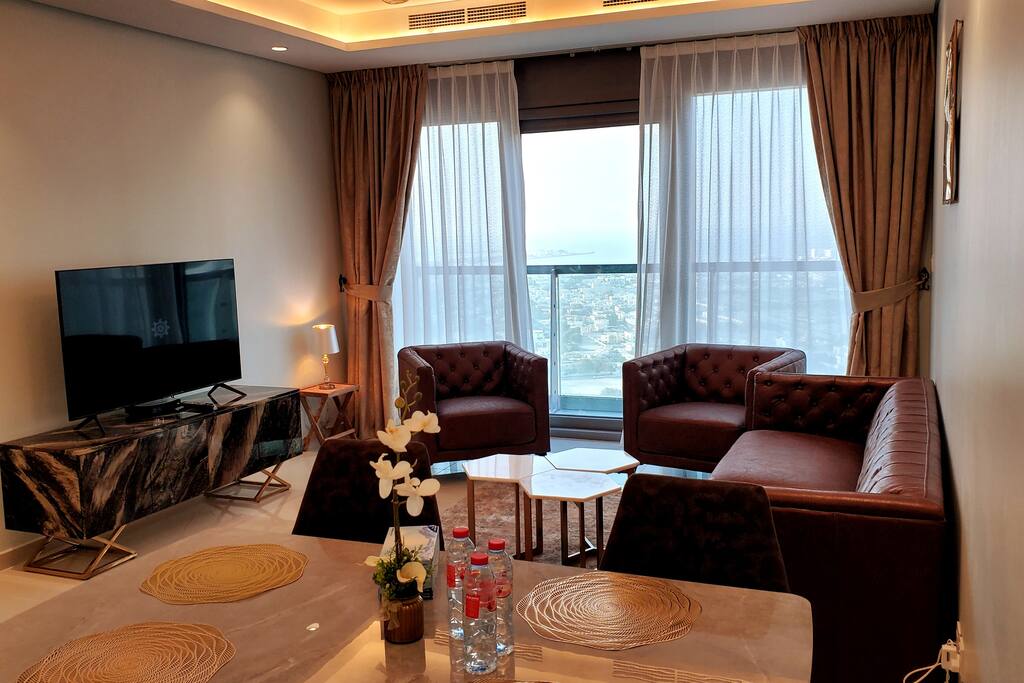 Modern 3 BR with Full Burj Khalifa and Sea View