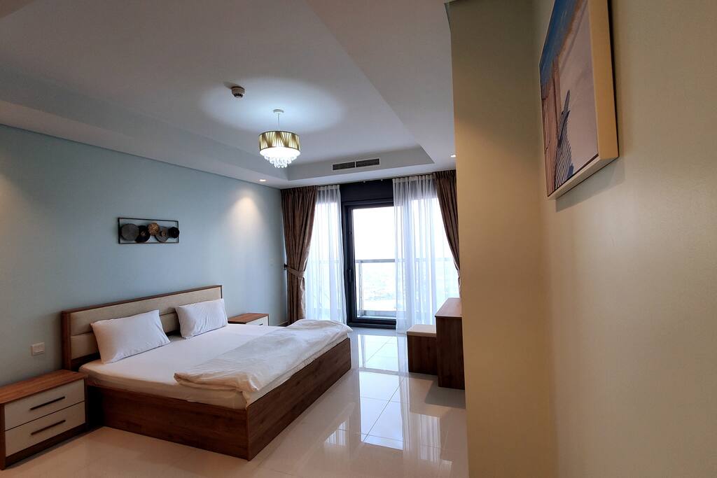 Modern 3 BR with Full Burj Khalifa and Sea View