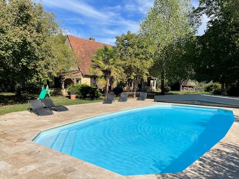 A charming 5 bedroom cottage with heated pool