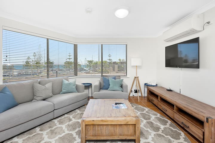 C06 – 2 Bedroom Collections Apartment